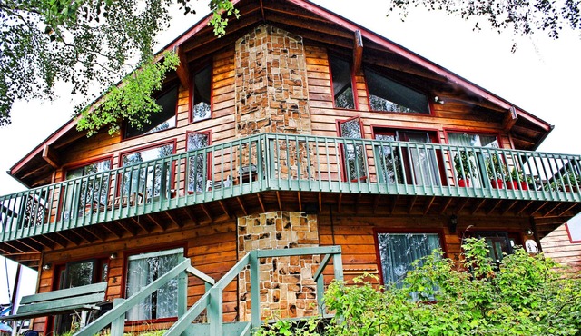 2 Bedroom Kenai River Hideaway-Located right on the Kenai River!