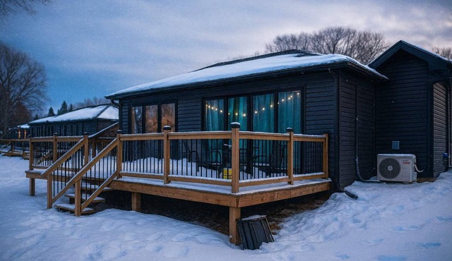 2-bedroom Lake Front Cottage in Harwood, ON #1