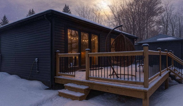 2-bedroom Lake Front Cottage in Harwood, ON #2