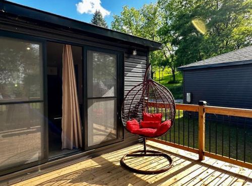 2-bedroom Lake Front Cottage in Harwood ON #6