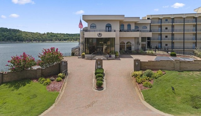 2 Bedroom Lake View Villa - Unit 405