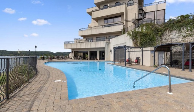 2 Bedroom Lake View Villa - Unit 501