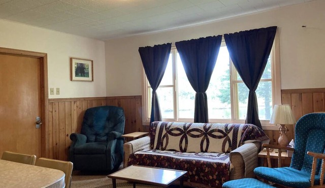 2 Bedroom Lakeside Cabin-Family Fishing Resort-Hayward WI-Chippewa Flowage