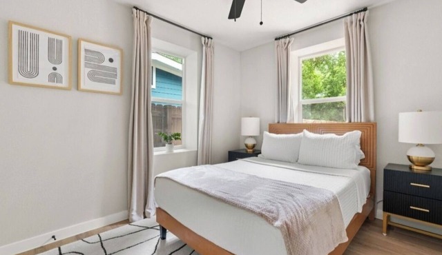 2-bedroom lodge in lovely Austin with WiFi, AC