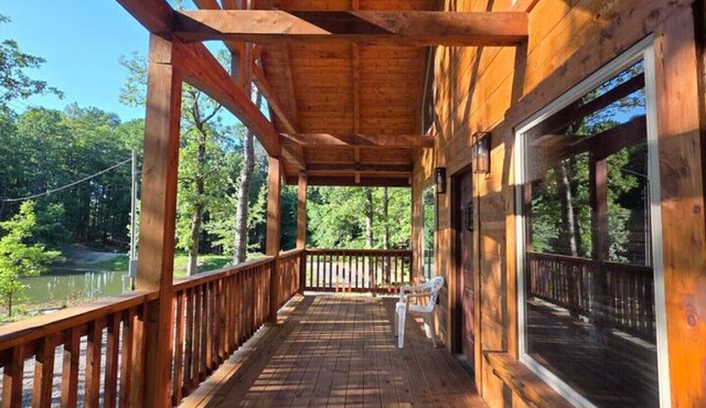 2 bedroom +loft, 3 miles to WPG, ATV Rentals Avail