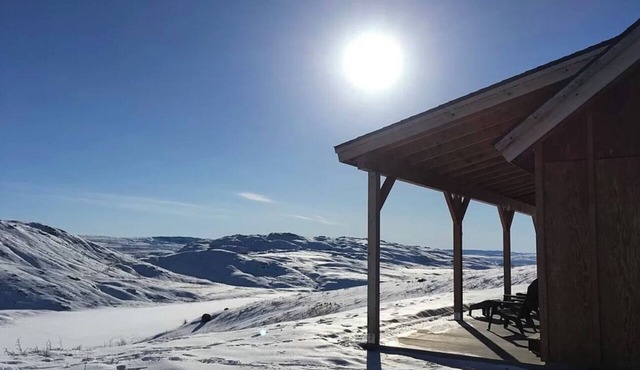 2 Bedroom + Loft cabin, sleeps 8. Views, acreage, wildlife, and adventure!