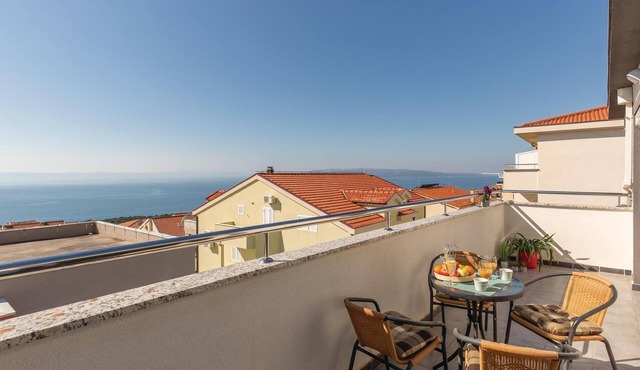 2 bedroom lovely apartment in Makarska