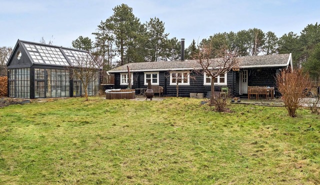 2 bedroom lovely home in Tisvildeleje