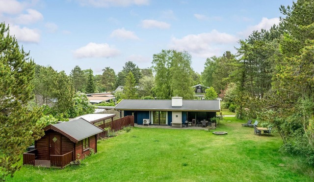 2 bedroom lovely home in Græsted