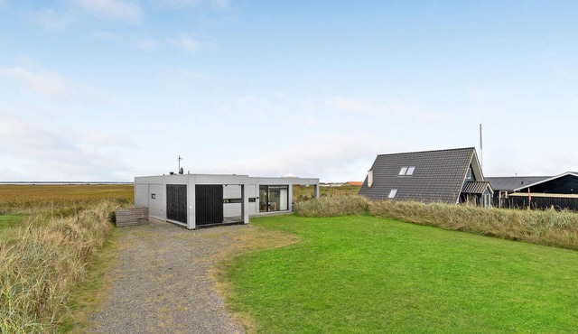 2 bedroom lovely home in Ulfborg