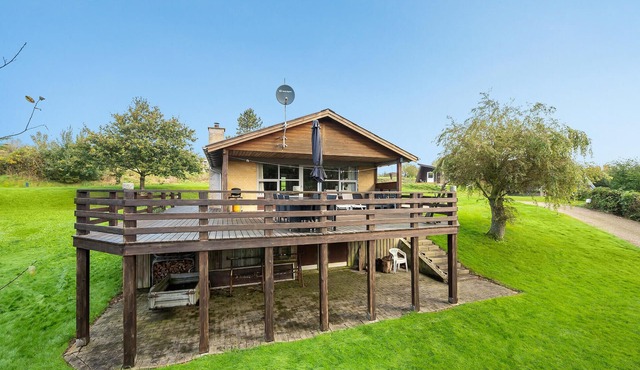 2 bedroom lovely home in Roslev