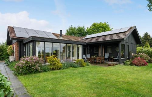 2 Bedroom Lovely Home In Odder
