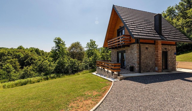 2 bedroom luxurious home in Lipovlje