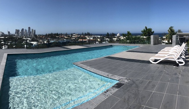 2 Bedroom Luxury Only 400m From The Beach