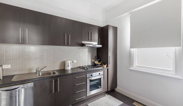 2 Bedroom magnificent cottage in the heart of Geelong