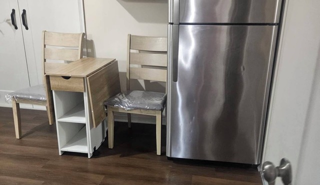 2 bedroom main level of the house at North