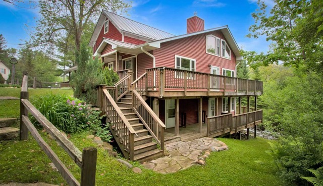 2-bedroom mill in adorable Wautoma with AC and charm