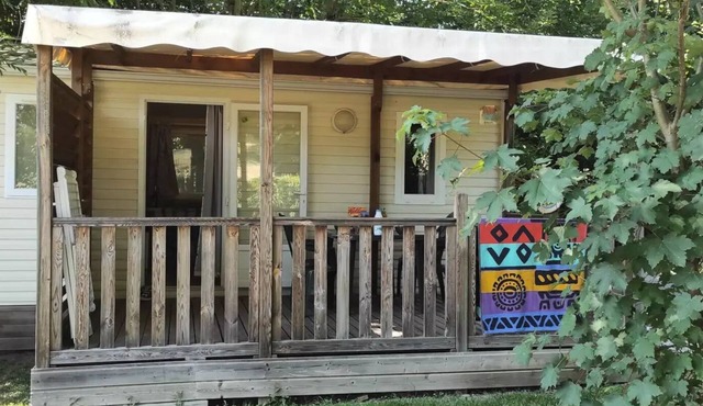 2-bedroom mobile home with television, sleeps 4