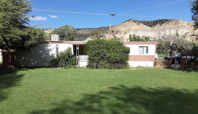 2-bedroom mobile home just 15 minutes to Bryce Canyon National Park