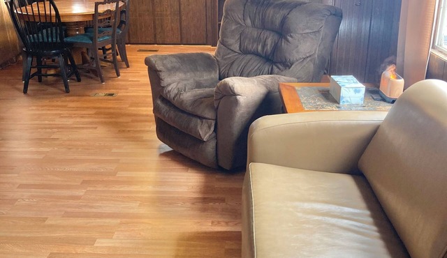 2-bedroom mobile home in small town Lyman with WiFi. Plenty of parking.