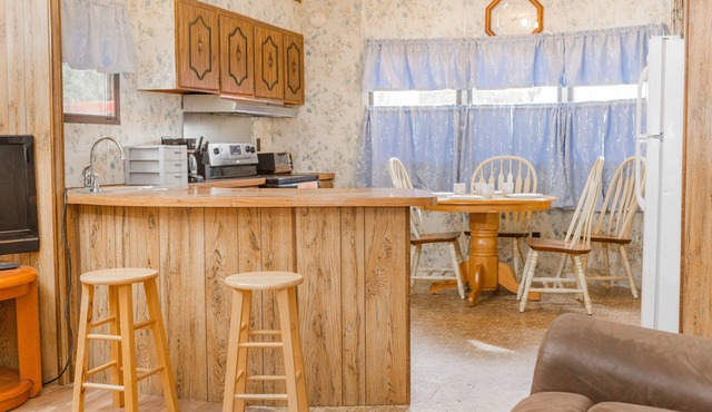 2-bedroom mobile home in Crumpler within minutes of Indian Ridge Trail System