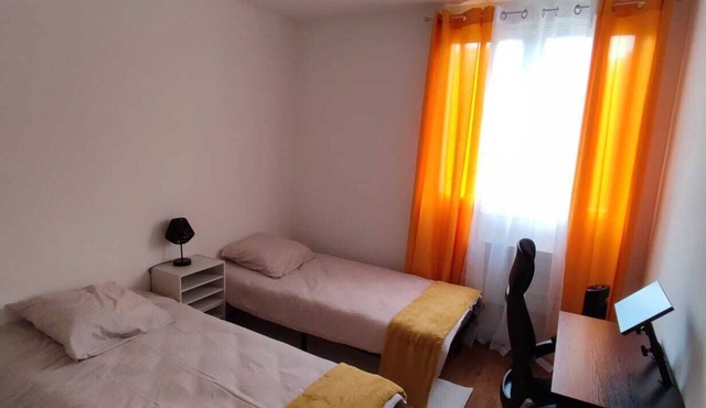 2 bedroom modern and renovated appartment with views of the Pyrénées