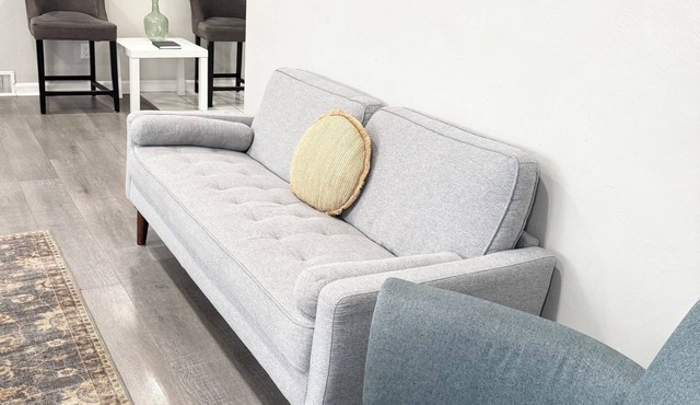 2-bedroom modern house in charming Pittsburgh