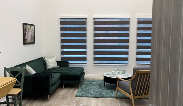 2 bedroom, modern, luxurious apartment next to Arandale Centre and St. Peter Sq.