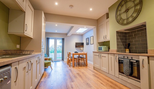 2 Bedroom, Modern Worcester Home