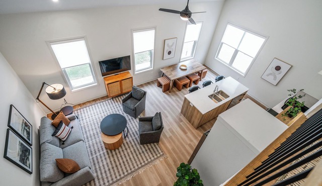 2 Bedroom New Stylish Apt for up to 6 ppl in Niagara-on-the-Lake