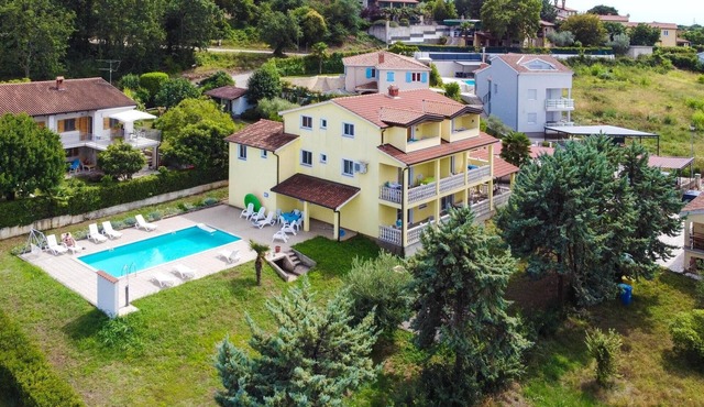 2 bedroom nice apartment in Porec