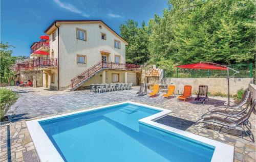 2 Bedroom Nice Apartment In Grizane