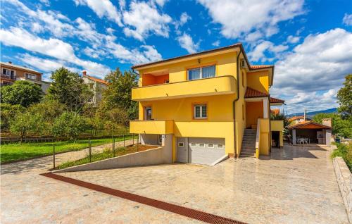 2 Bedroom Nice Apartment In Cernik
