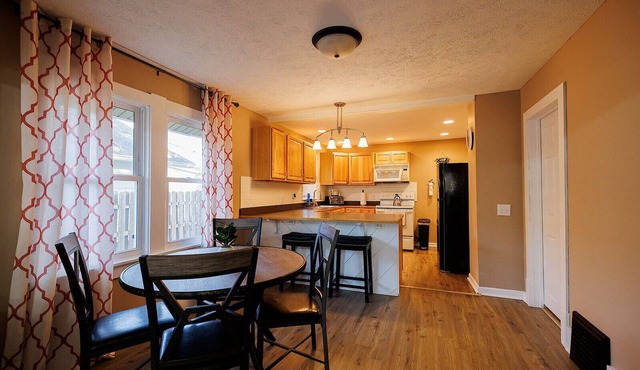 2-bedroom Nice & Comfy House in the City