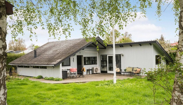 2 bedroom nice home in Karrebæksminde