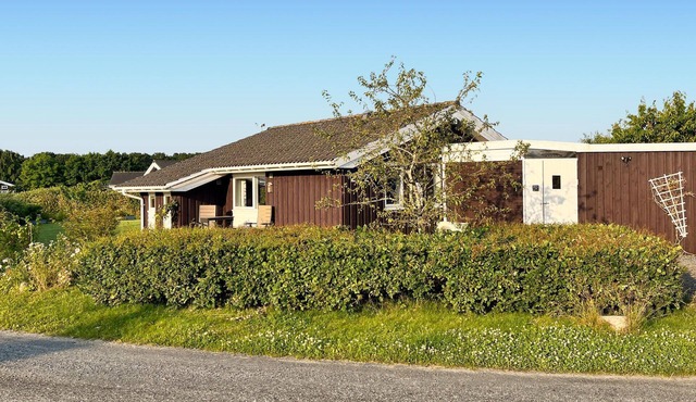 2 bedroom nice home in Juelsminde