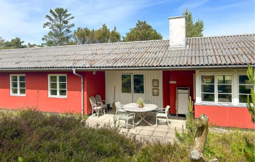2 Bedroom Nice Home In Ålbæk