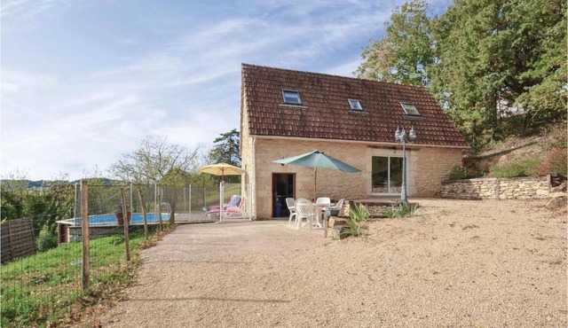 2 Bedroom Nice Home In Aubas