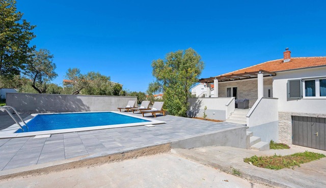 2 bedroom nice home in Betina