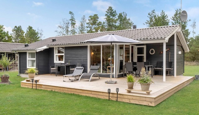 2 bedroom nice home in Strandby