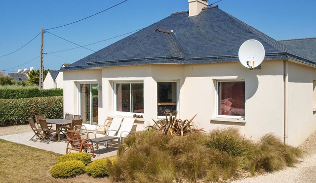 2 bedroom nice home in Kerlouan