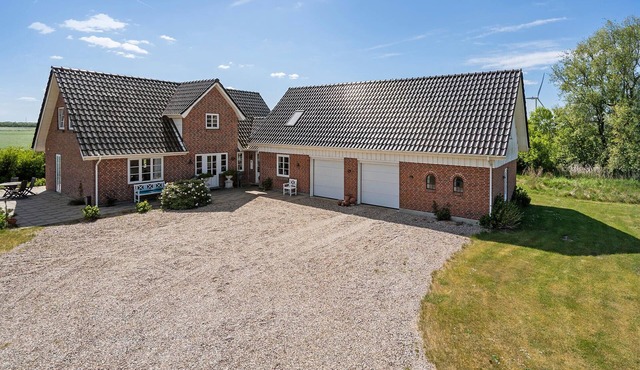 2 bedroom nice home in Hemmet