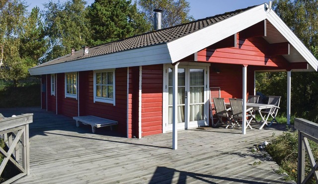 2 bedroom nice home in Knebel