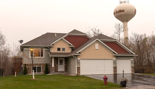 2 Bedroom Oasis! Mother in-Law Apt Forest Lake, MN