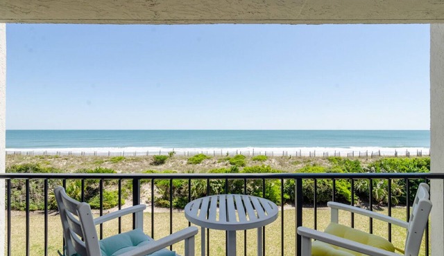2 Bedroom Oceanfront Condo in Station One!
