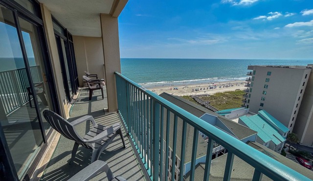 2 bedroom Ocean VIEW Condo. Ocean Drive. Great amenities!