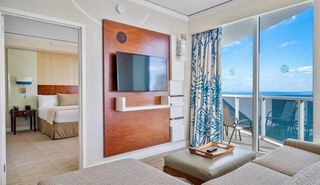 2-Bedroom Ocean View Apartment with Kitchen in Luxury Beach Resort