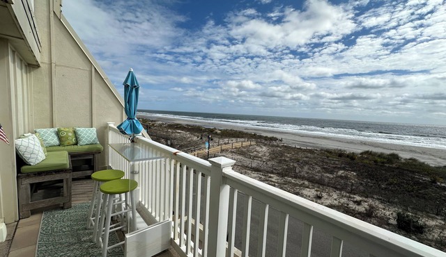 2 Bedroom, Ocean Front Retreat in prime location