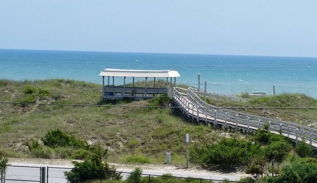 2 Bedroom Ocean Resort Peppertree, up to 7 nights, sleeps 6 in 4 beds, 1000 SQFT