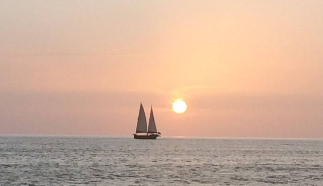 2 BEDROOM ON INTRACOASTAL W/BEACH ACCESS